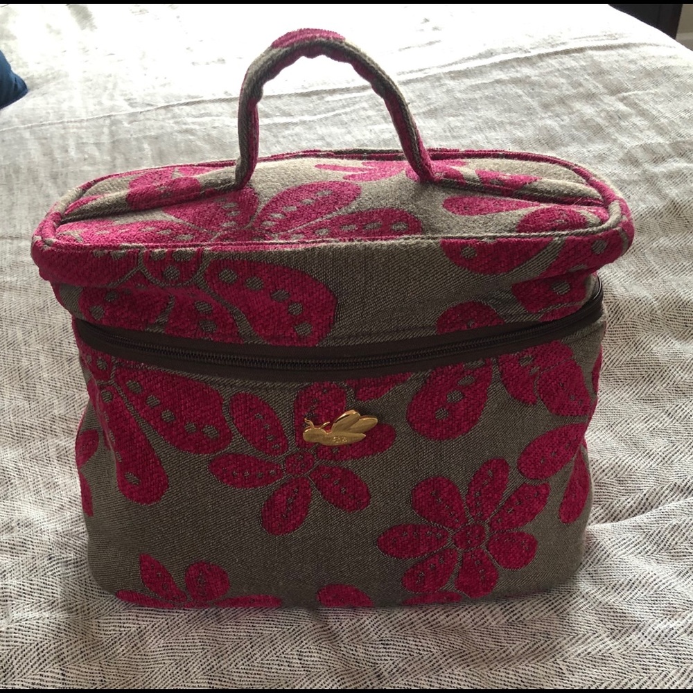 B’s Makeup Travel Case